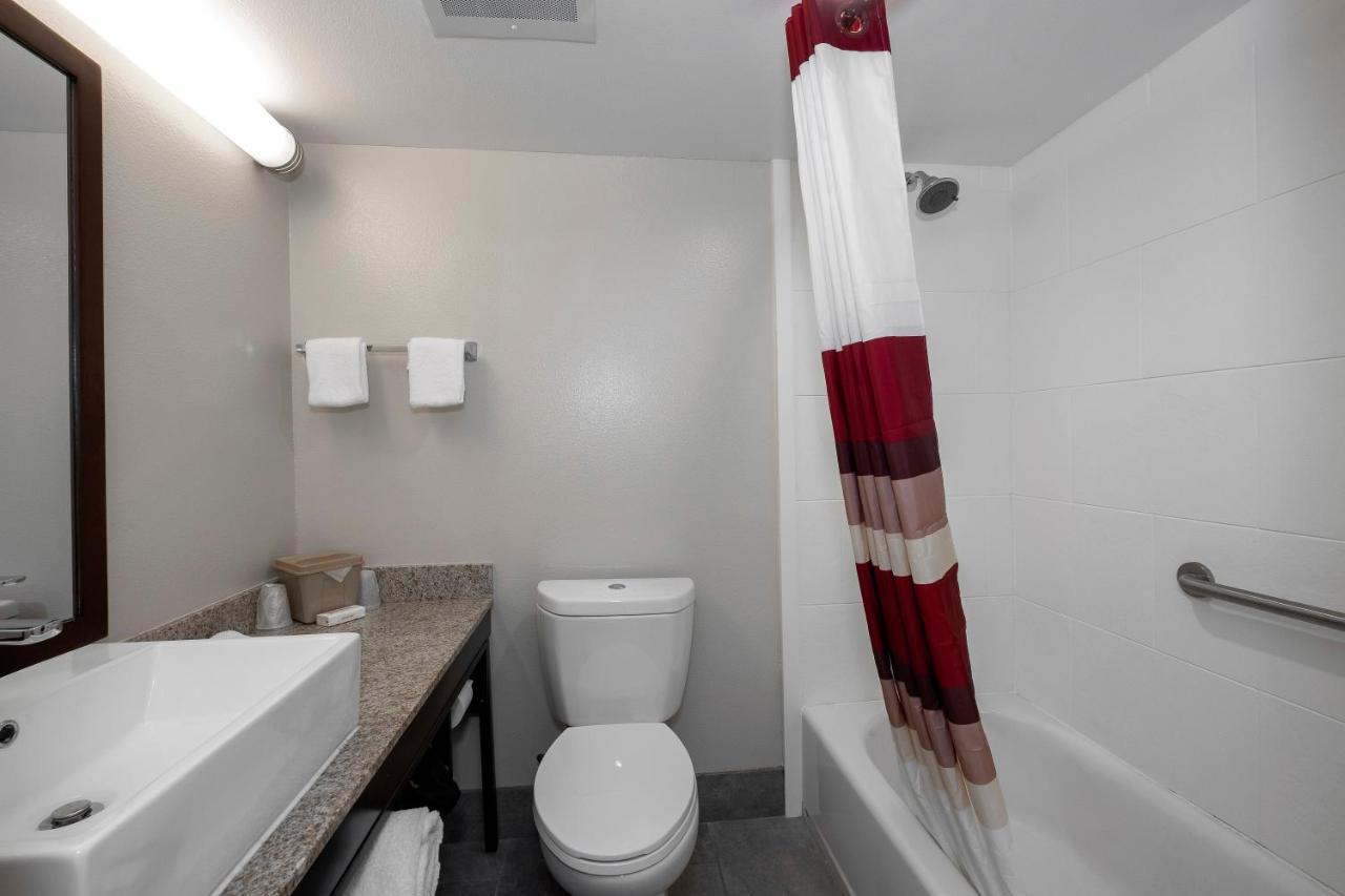 Hotel Red Roof Plus+ - 3*